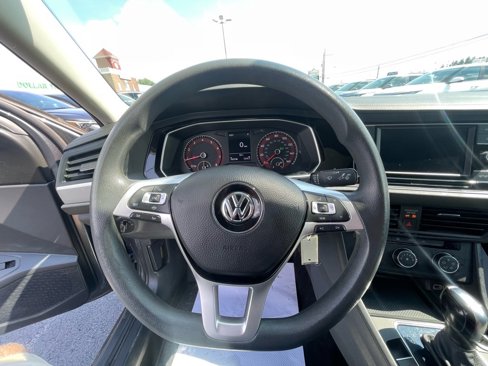 Used 2019 Volkswagen Jetta S image 18