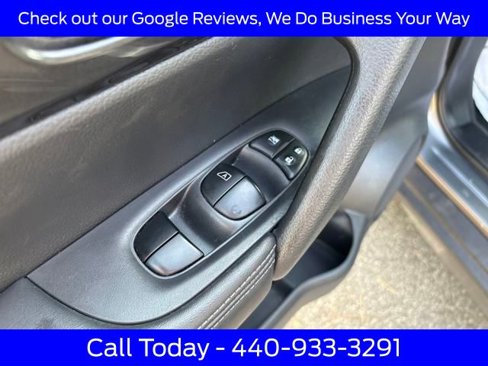 Used 2018 Nissan Rogue SV image 14