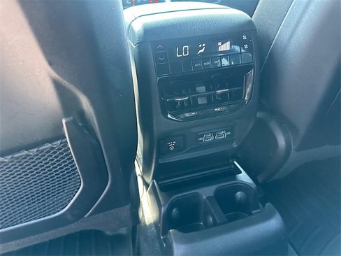 Used 2023 Jeep Grand Cherokee L Laredo image 18