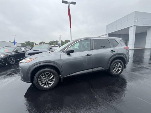 Used 2021 Nissan Rogue S image 4