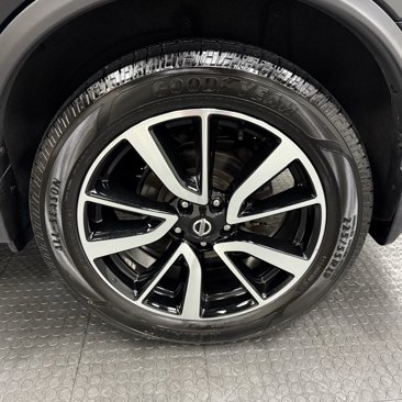 Used 2019 Nissan Rogue SL w/ Premium Package image 11