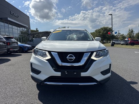 Used 2017 Nissan Rogue S image 2