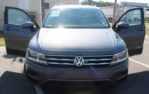 Used 2018 Volkswagen Tiguan S image 18