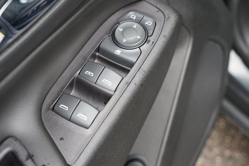 Used 2018 Chevrolet Equinox LT image 16