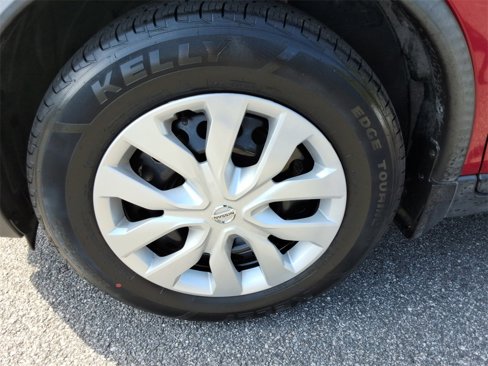 Used 2017 Nissan Rogue S image 9