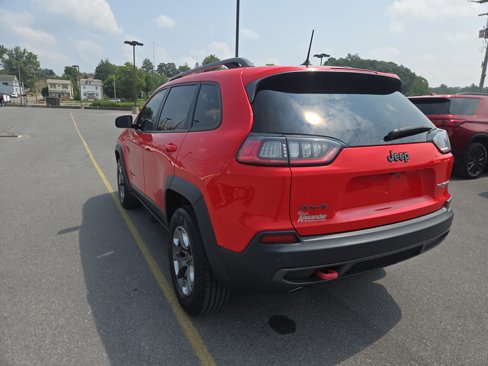 Used 2019 Jeep Cherokee Trailhawk image 6