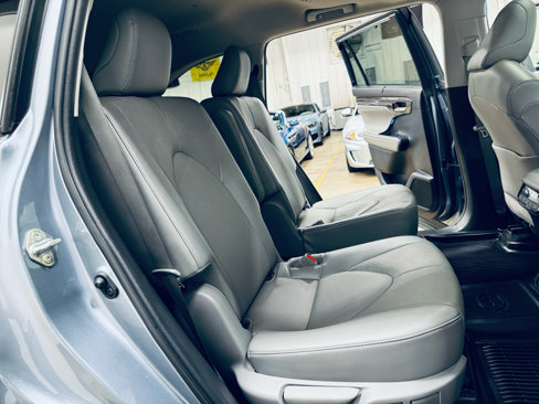 Used 2022 Toyota Highlander Limited image 39