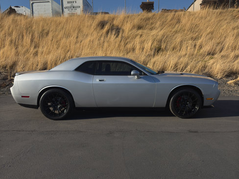 Used 2010 Dodge Challenger R/T image 2