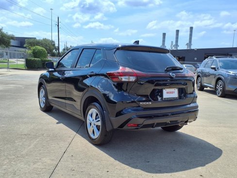 New 2025 Nissan Kicks Play S image 3