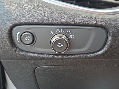 Certified 2020 Chevrolet Malibu LT image 17
