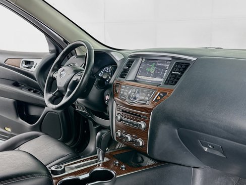 Used 2020 Nissan Pathfinder Platinum w/ Cargo Package image 5