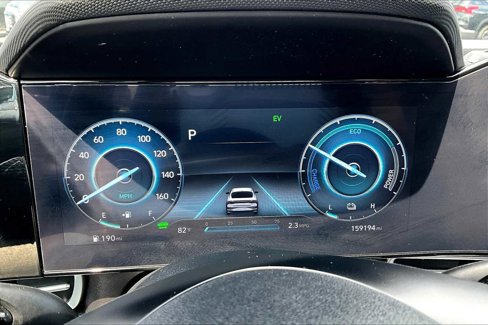 Used 2023 Hyundai Elantra Limited image 25