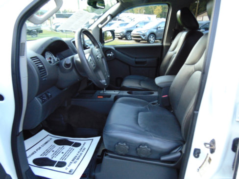 Used 2015 Nissan Xterra PRO-4X w/ Pro-4x Leather Package image 21