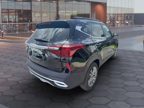 Used 2022 Kia Seltos S image 5