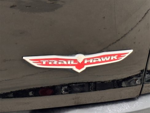 Used 2017 Jeep Cherokee Trailhawk w/ Comfort/Convenience Group image 6
