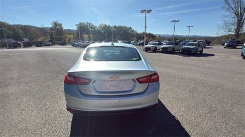 Used 2017 Chevrolet Malibu LT image 5