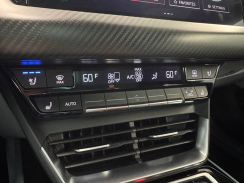 Used 2022 Audi e-tron GT Premium Plus image 16
