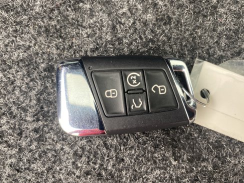 Used 2022 Volkswagen Atlas Cross Sport SE image 33