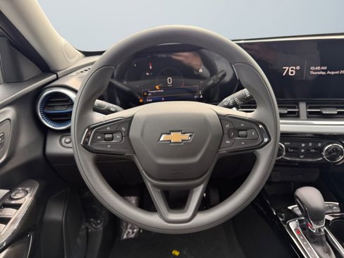 New 2025 Chevrolet Trax LT image 12