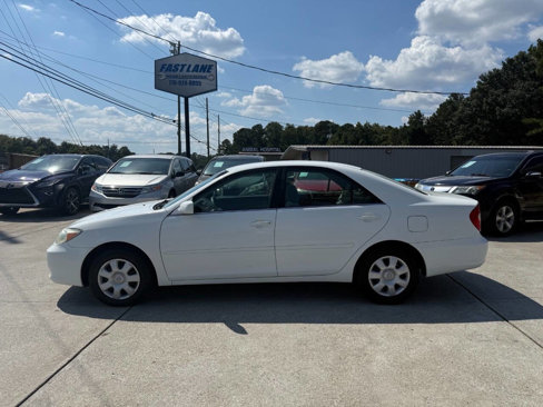 Used 2004 Toyota Camry LE image 4