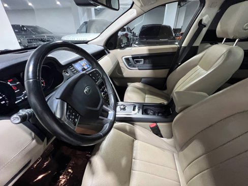 Used 2018 Land Rover Discovery Sport HSE image 24