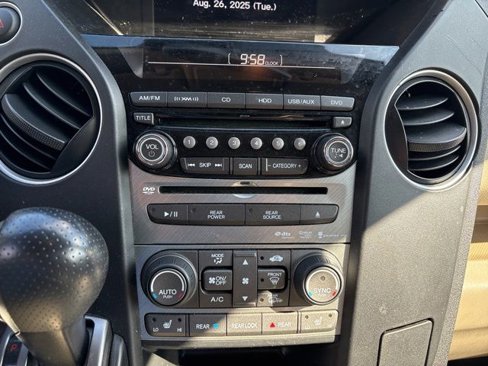 Used 2014 Honda Pilot Touring image 14