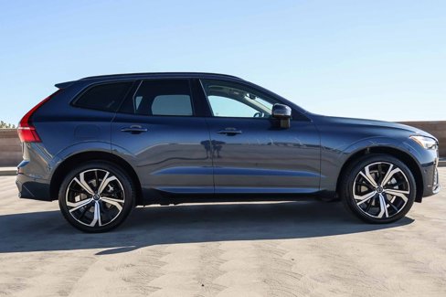 Used 2023 Volvo XC60 B6 Ultimate w/ Protection Package Premier image 4