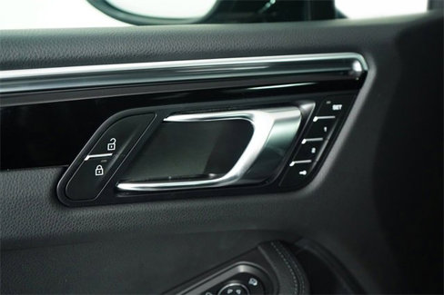 Used 2022 Porsche Macan image 51