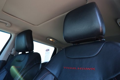 Used 2022 Jeep Compass Trailhawk image 16