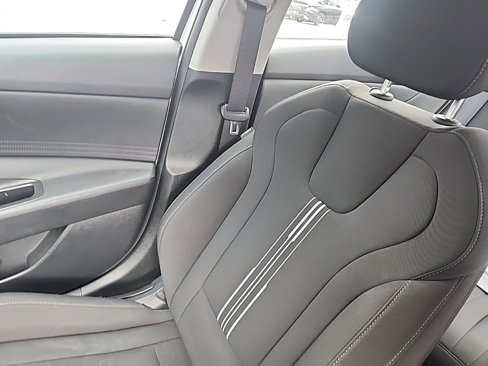 Used 2023 Hyundai Elantra Blue image 18