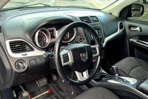 Used 2020 Dodge Journey SE w/ SE Popular Equipment Group image 13