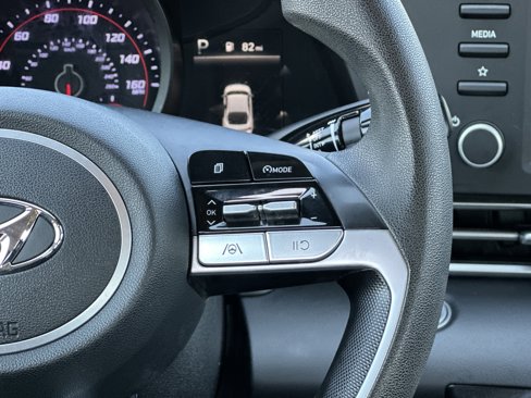 Used 2021 Hyundai Elantra SEL image 25