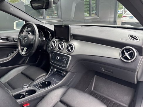 Used 2017 Mercedes-Benz GLA 250 4MATIC image 33