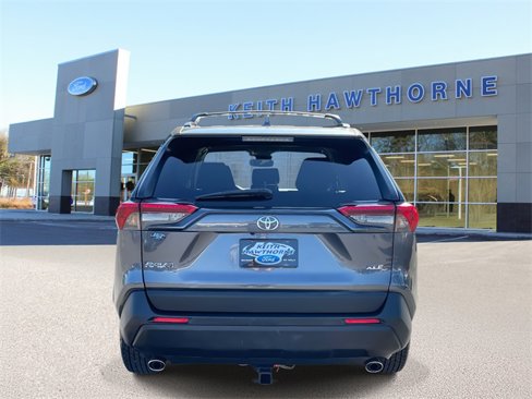 Used 2021 Toyota RAV4 XLE image 5