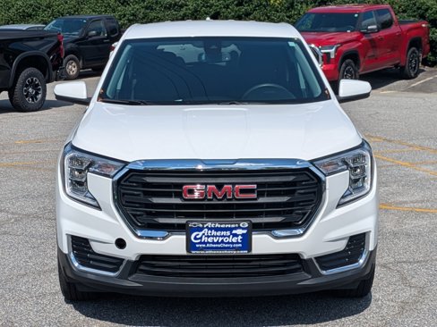 Used 2024 GMC Terrain SLE image 9