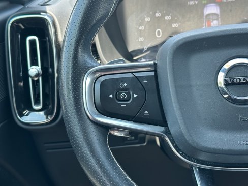 Used 2020 Volvo XC40 T5 R-Design w/ Protection Package image 9