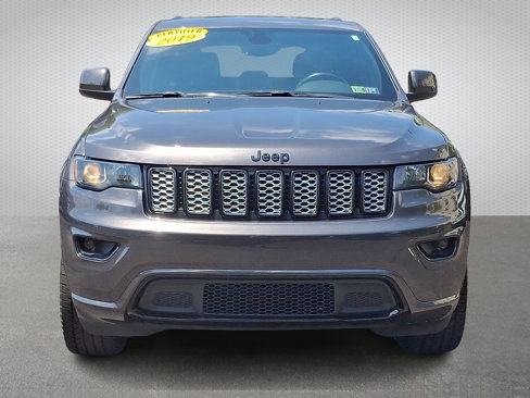 Certified 2019 Jeep Grand Cherokee Altitude image 2