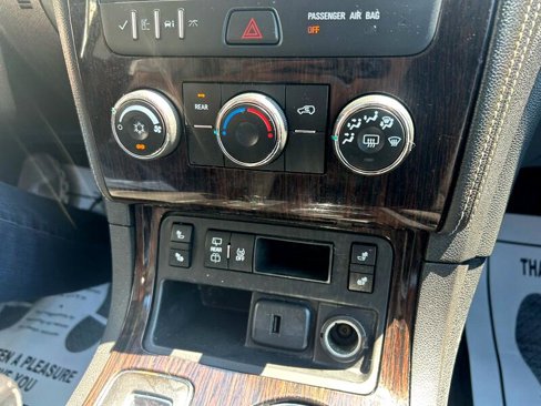 Used 2016 Chevrolet Traverse LT w/ Style and Technology Package image 17