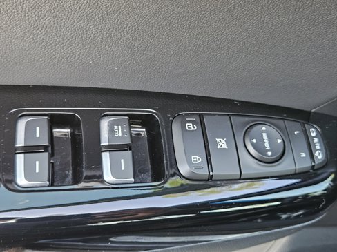 Certified 2021 Kia Sportage S w/ S AWD Premium Package image 18