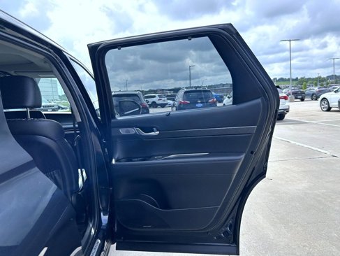 Used 2023 Hyundai Palisade Limited w/ Cargo Package image 18