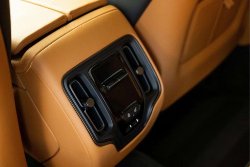 Used 2022 Aston Martin DBX image 29