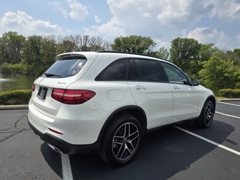 Used 2019 Mercedes-Benz GLC 300 4MATIC image 5