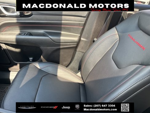 Used 2022 Jeep Compass Trailhawk w/ Trailhawk Elite Group image 18