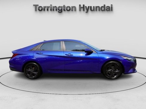 Used 2022 Hyundai Elantra SEL w/ Cargo Package image 8