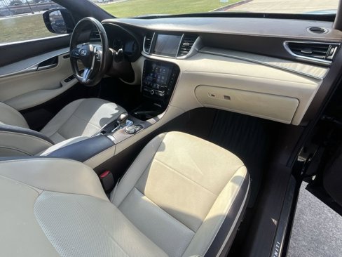 Used 2019 INFINITI QX50 Essential w/ Sensory Package image 36
