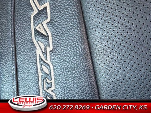 Used 2019 Nissan Titan PRO-4X w/ Pro-4x Convenience Package image 14