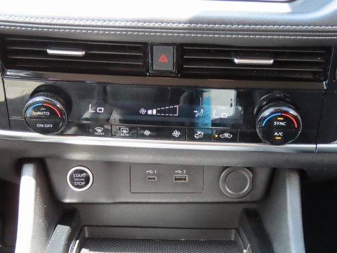 Used 2022 Nissan Rogue SV image 28