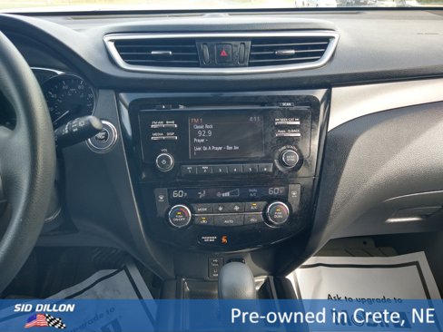 Used 2016 Nissan Rogue SV image 7