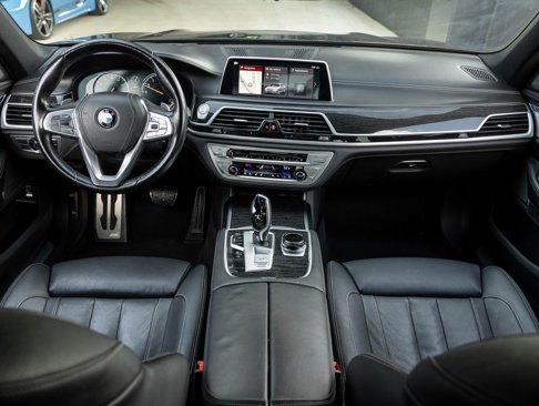 Used 2019 BMW 740i w/ Executive Package image 12