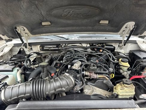 Used 2005 Ford Explorer Sport Trac XLT image 19